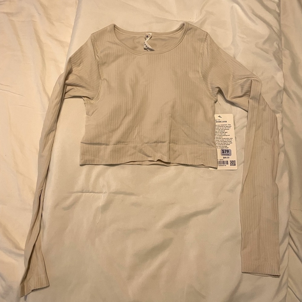 Lululemon Ebb to street long sleeve size 4
